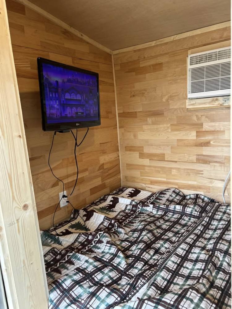 Custom 63 sq ft THOW photo 4