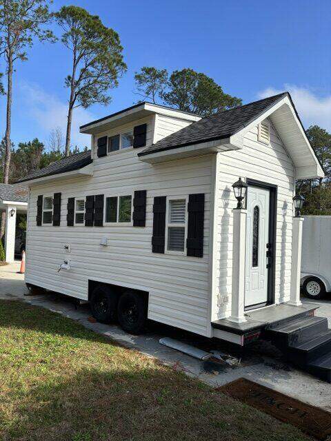 1 Bed 1 Bath - Luxury Tiny Home on Wheels — Tallahassee, FL