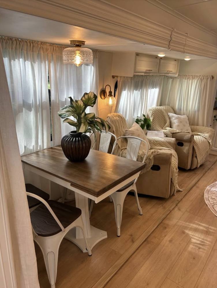 2017 Jayco Eagle 339 — Fully Renovated photo 3