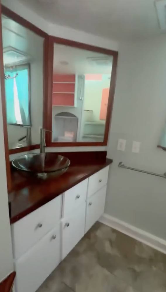 2017 Tiny House on Wheels — 24 ft photo 4