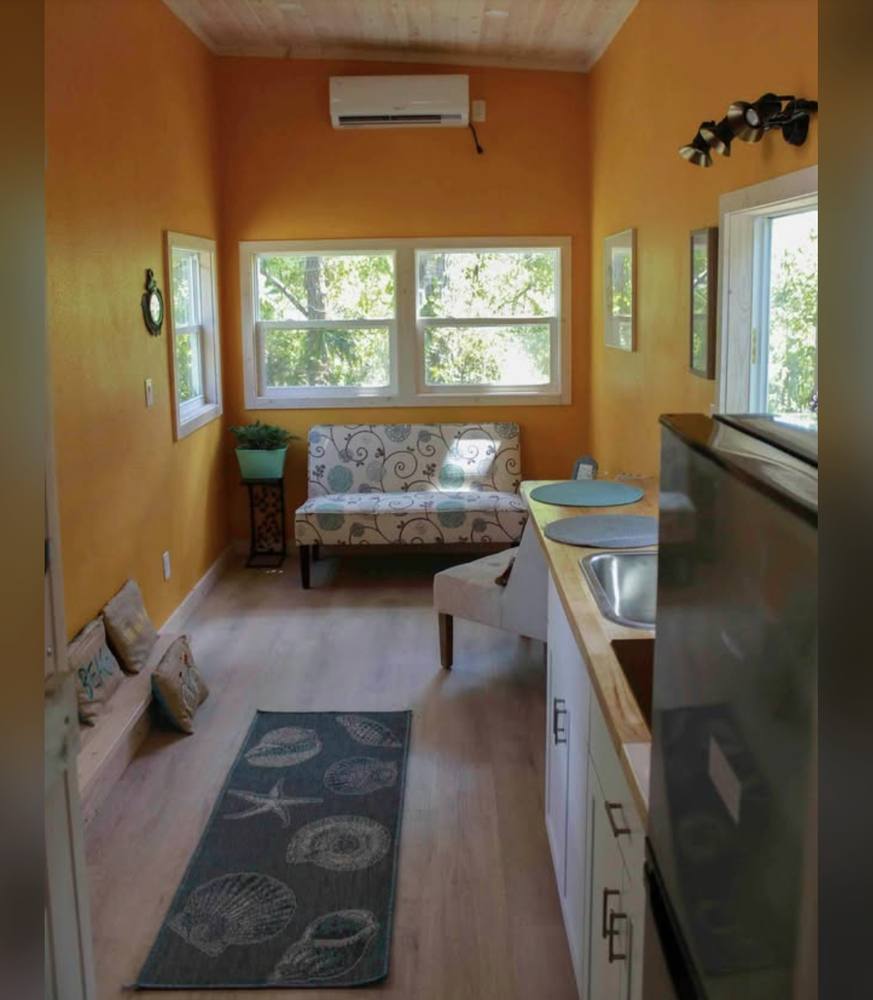 1 Bed / 1 Bath Tiny House in Ruskin photo 2