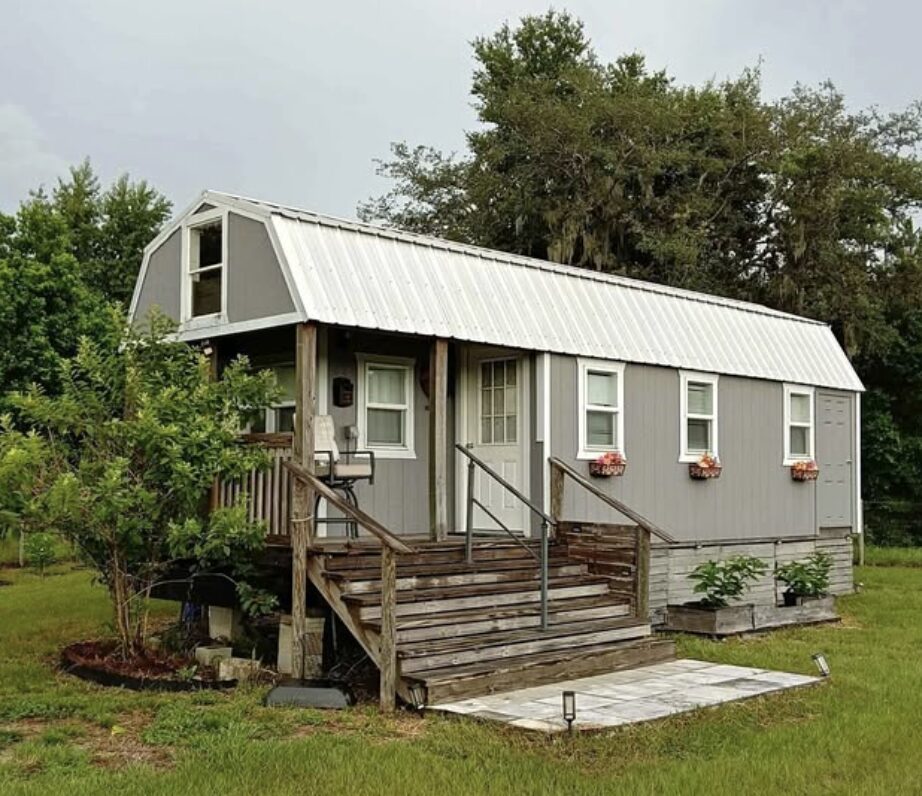 2 Bed, 1 Bath — Luxury Tiny Home — Clean Title